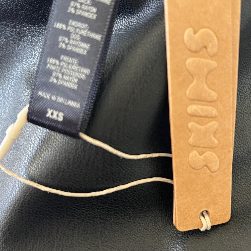 SKIMS Sleek Black Faux Leather Leggings - Picture 6 of 6